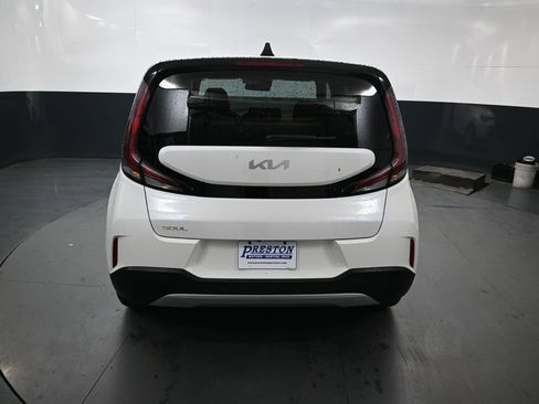 Used 2023 Kia Soul LX FWD image 8