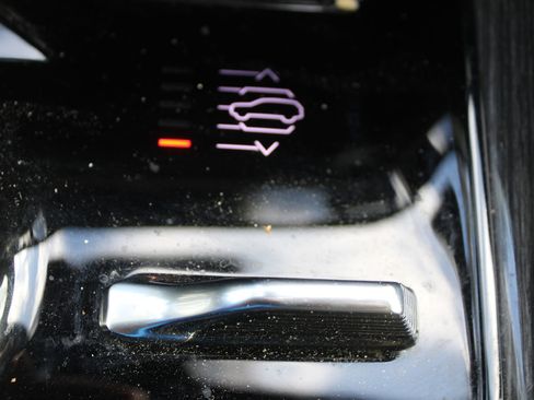 Used 2022 Jeep Wagoneer Series III w/ Rear Seat Video Group 1 image 45