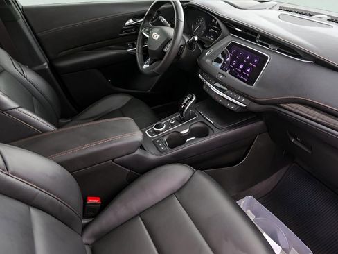 Used 2023 Cadillac XT4 Sport image 33