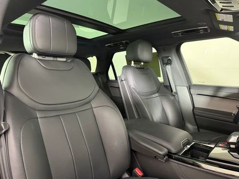 Used 2025 Land Rover Range Rover Sport Dynamic SE image 32