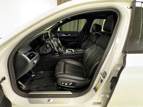Used 2022 BMW 750i xDrive w/ Autobahn Package image 10