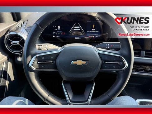 Used 2025 Chevrolet Equinox LT image 17