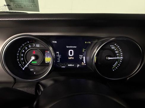 Used 2023 Jeep Wrangler Unlimited Rubicon 4xe AWD/4WD image 15