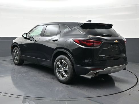 Used 2024 Chevrolet Blazer LT FWD image 3