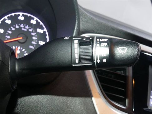 Used 2019 Hyundai Accent SE FWD image 34