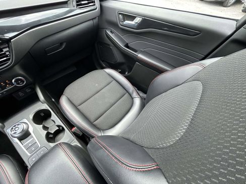 Used 2025 Ford Escape ST-Line FWD image 14