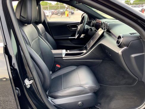 Used 2025 Mercedes-Benz C 300 Sedan image 9