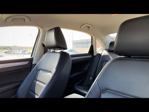 Used 2015 Volkswagen Passat 1.8T Wolfsburg Edition image 10
