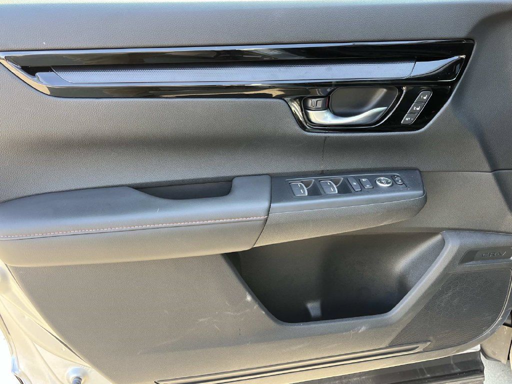 Used 2025 Honda CR-V Sport Touring image 30