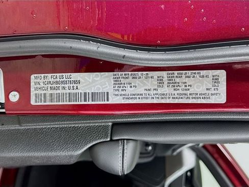 New 2025 Jeep Grand Cherokee Limited image 33