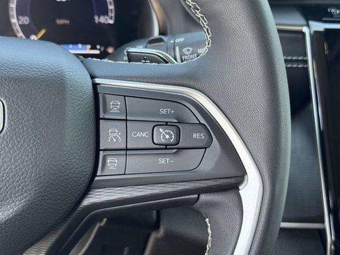 Used 2023 Jeep Grand Cherokee L Laredo w/ Luxury Tech Group I AWD/4WD image 24