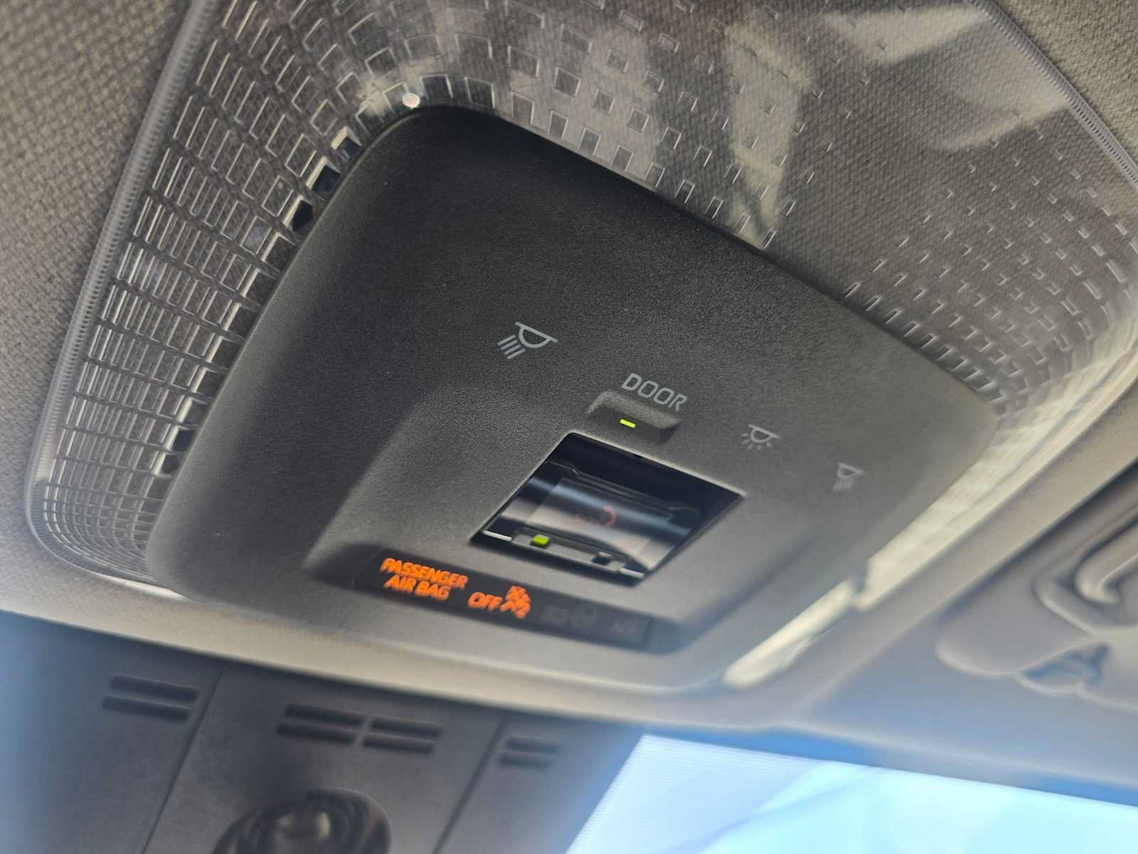 Used 2023 Toyota Prius LE FWD image 32