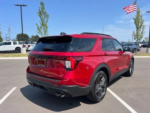 Used 2025 Ford Explorer ST AWD/4WD image 5