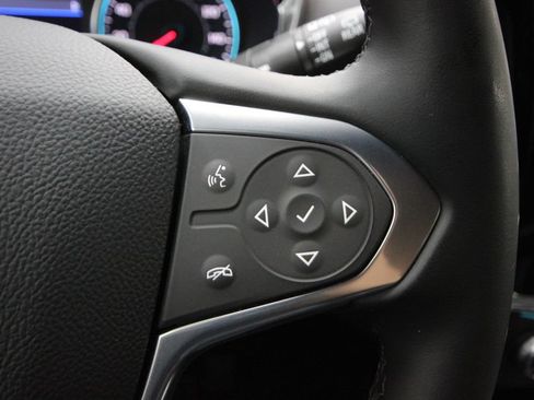 Used 2023 Chevrolet Traverse LT FWD image 18