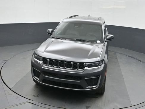 New 2026 Jeep Grand Cherokee Limited w/ Trailer Tow Package RWD image 35