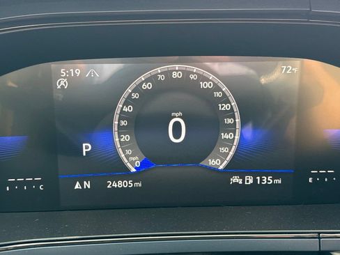Used 2023 Volkswagen Taos SE w/ Panoramic Sunroof Package AWD/4WD image 17