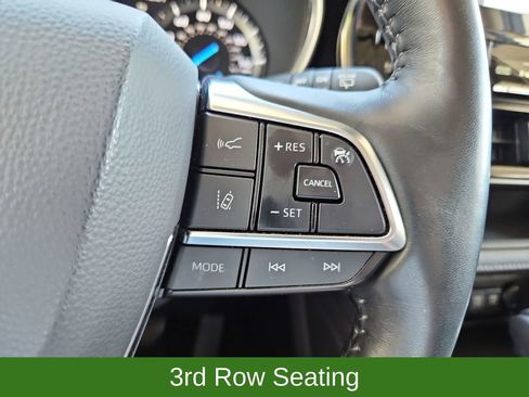 Used 2021 Toyota Highlander Limited image 12