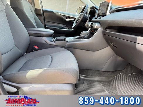 Used 2025 Toyota RAV4 XLE AWD/4WD image 52