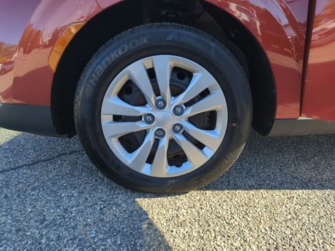 Used 2021 Kia Soul LX image 27