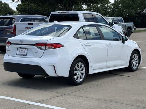 Used 2023 Toyota Corolla LE FWD image 4