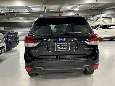 Used 2024 Subaru Forester Premium AWD/4WD image 3