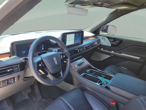 Used 2025 Lincoln Aviator Black Label w/ Jet Appearance Package AWD/4WD image 8