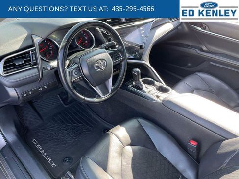 Used 2020 Toyota Camry XSE image 4