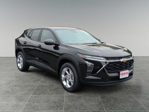 New 2026 Chevrolet Trax LS w/ LS Convenience Package FWD image 7