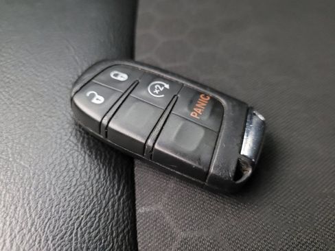 Used 2018 Jeep Compass Latitude w/ Popular Equipment Group image 32
