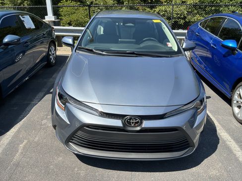 Used 2026 Toyota Corolla LE FWD image 2
