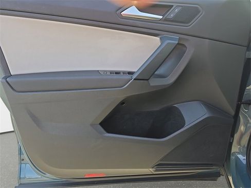 Used 2019 Volkswagen Tiguan SE w/ Panoramic Sunroof Package image 30