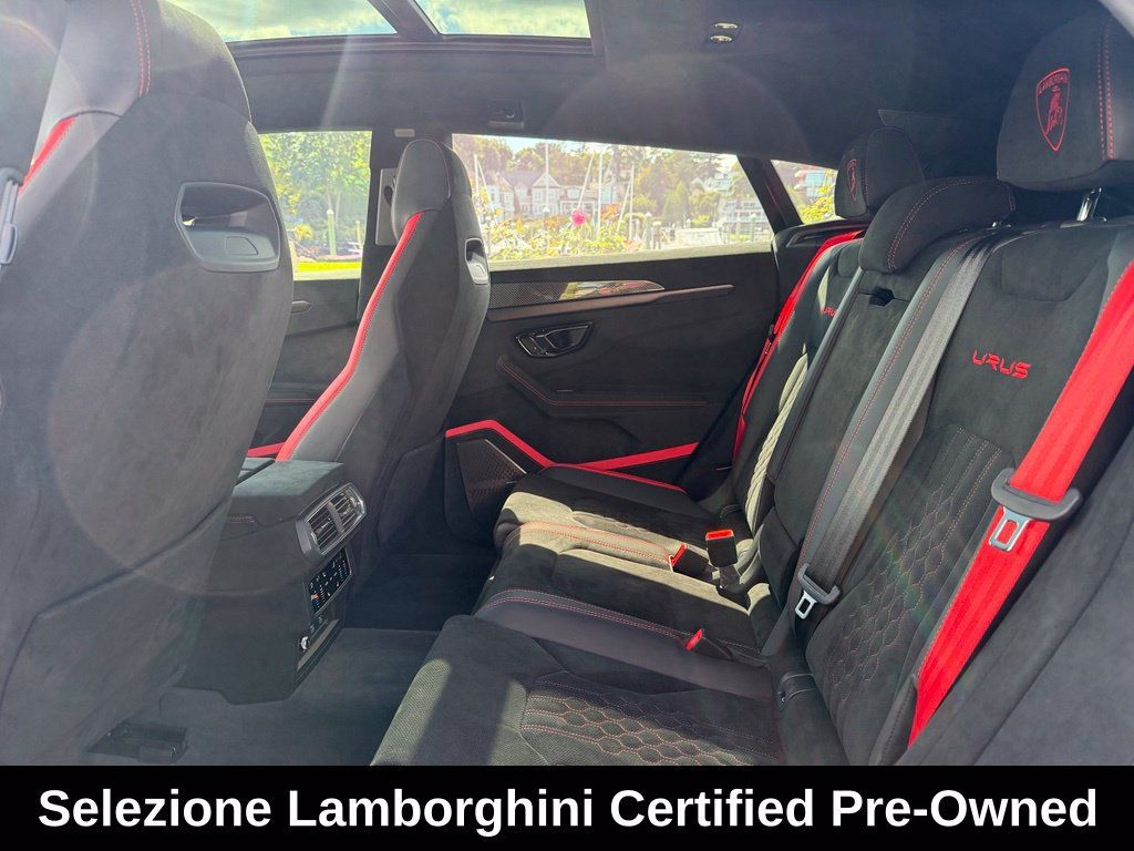 Used 2024 Lamborghini Urus Performante AWD/4WD image 39