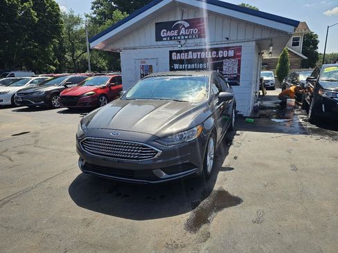 Used 2018 Ford Fusion SE FWD image 4