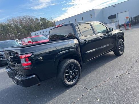 Used 2023 Nissan Frontier SV image 5