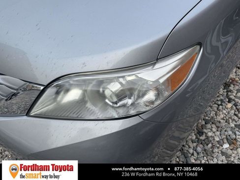 Used 2017 Toyota Sienna LE image 8