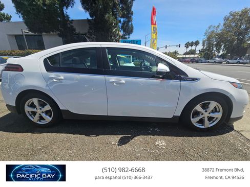 Used 2015 Chevrolet Volt w/ Enhanced Safety Package 1 FWD image 8