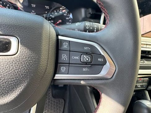 Used 2025 Jeep Compass Trailhawk AWD/4WD image 24