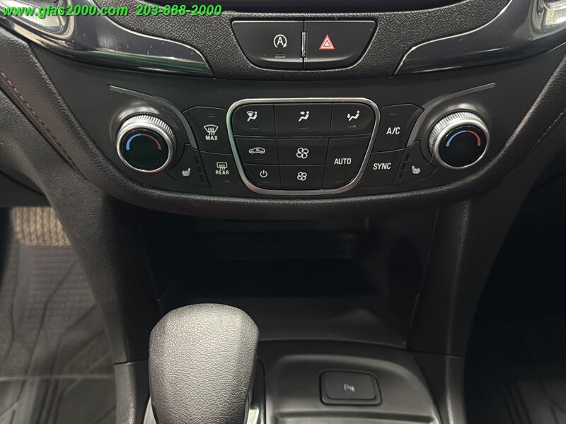 Used 2022 Chevrolet Equinox RS w/ RS Leather Package AWD/4WD image 31