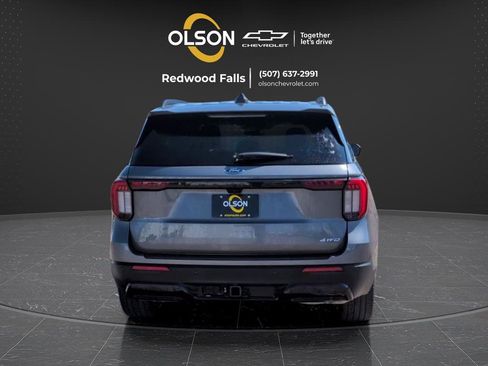 Used 2025 Ford Explorer ST-Line w/ ST-Line Street Pack AWD/4WD image 8