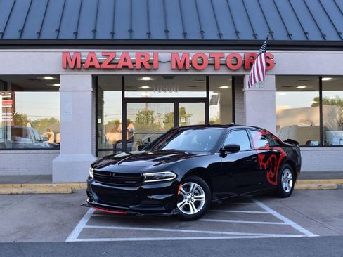 Used 2023 Dodge Charger SXT RWD image 2