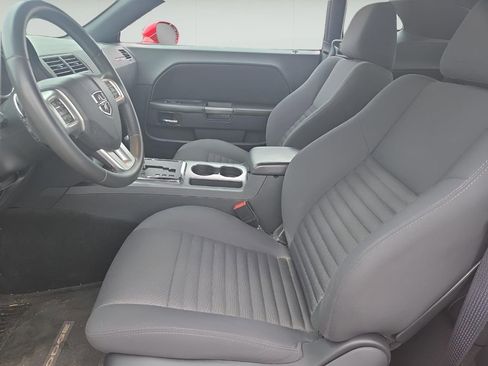Used 2012 Dodge Challenger R/T image 11
