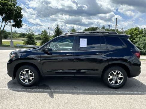 Used 2023 Honda Passport TrailSport image 2