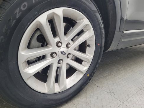 Used 2015 Ford Explorer XLT w/ Equipment Group 202A image 31