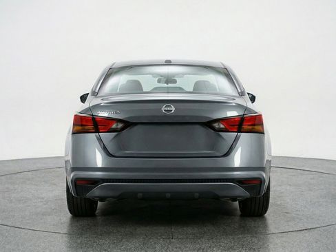 Used 2025 Nissan Altima 2.5 SV image 7