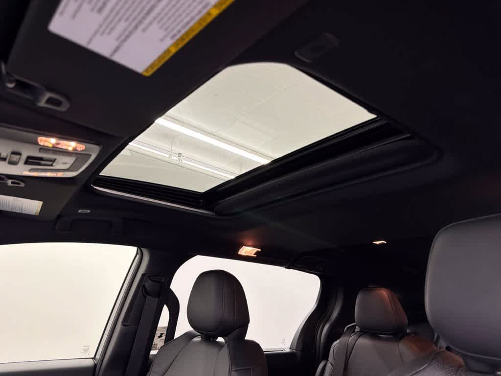 Certified 2026 Toyota Sienna Limited FWD image 25