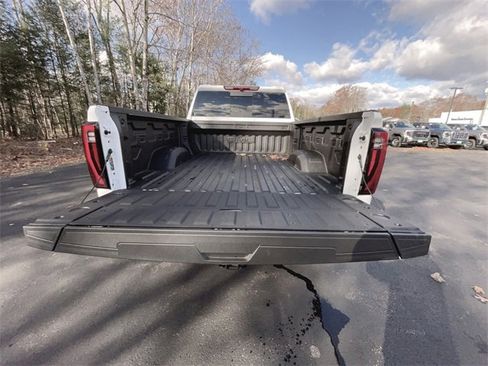 New 2026 GMC Sierra 3500 SLT image 27