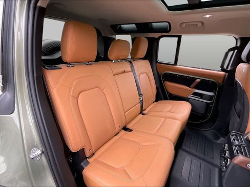 Used 2023 Land Rover Defender 110 SE AWD/4WD image 19