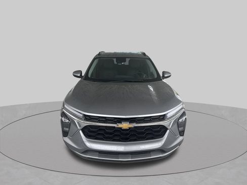 Used 2024 Chevrolet Trax LT FWD image 12