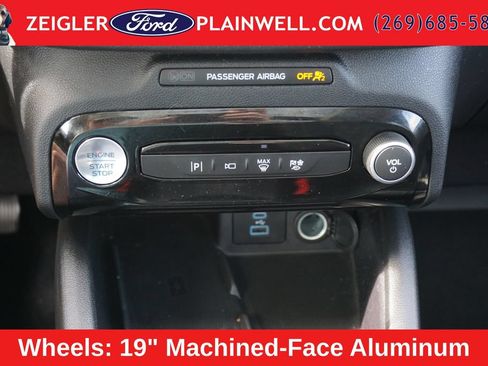 Used 2023 Ford Escape Platinum w/ Premium Technology Package AWD/4WD image 23
