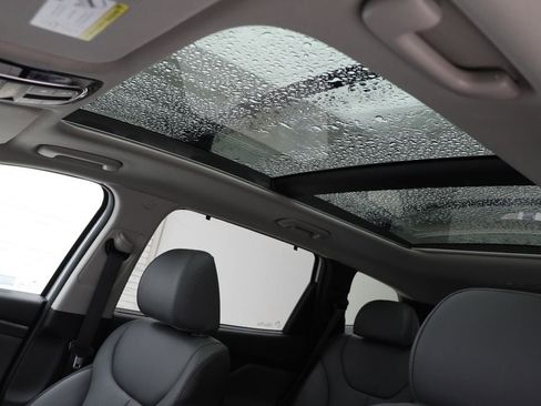 Used 2023 Hyundai Santa Fe SEL w/ Premium Package image 16